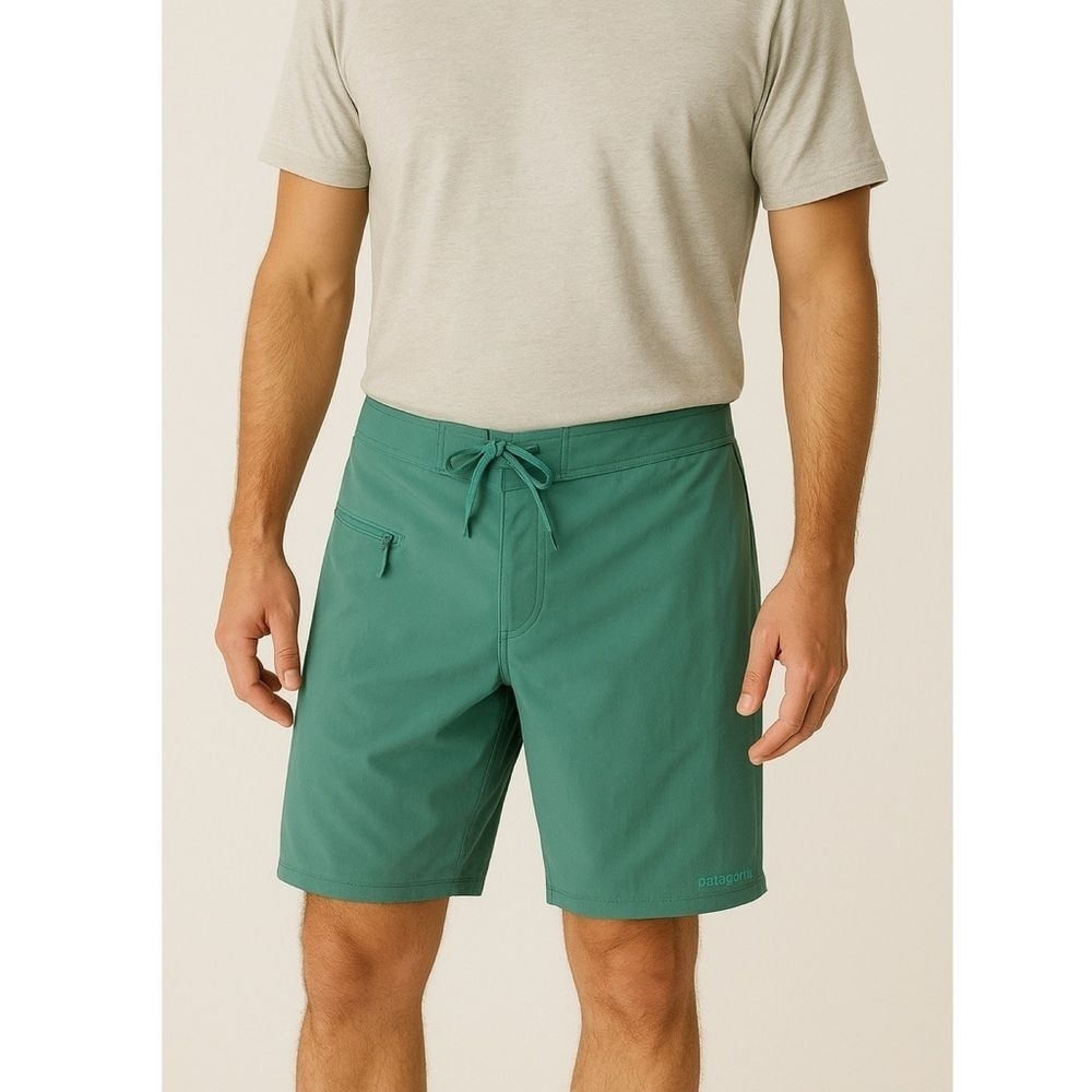 Patagonia Men's Stretch Wavefarer Boardshorts Beryl Green, size 29